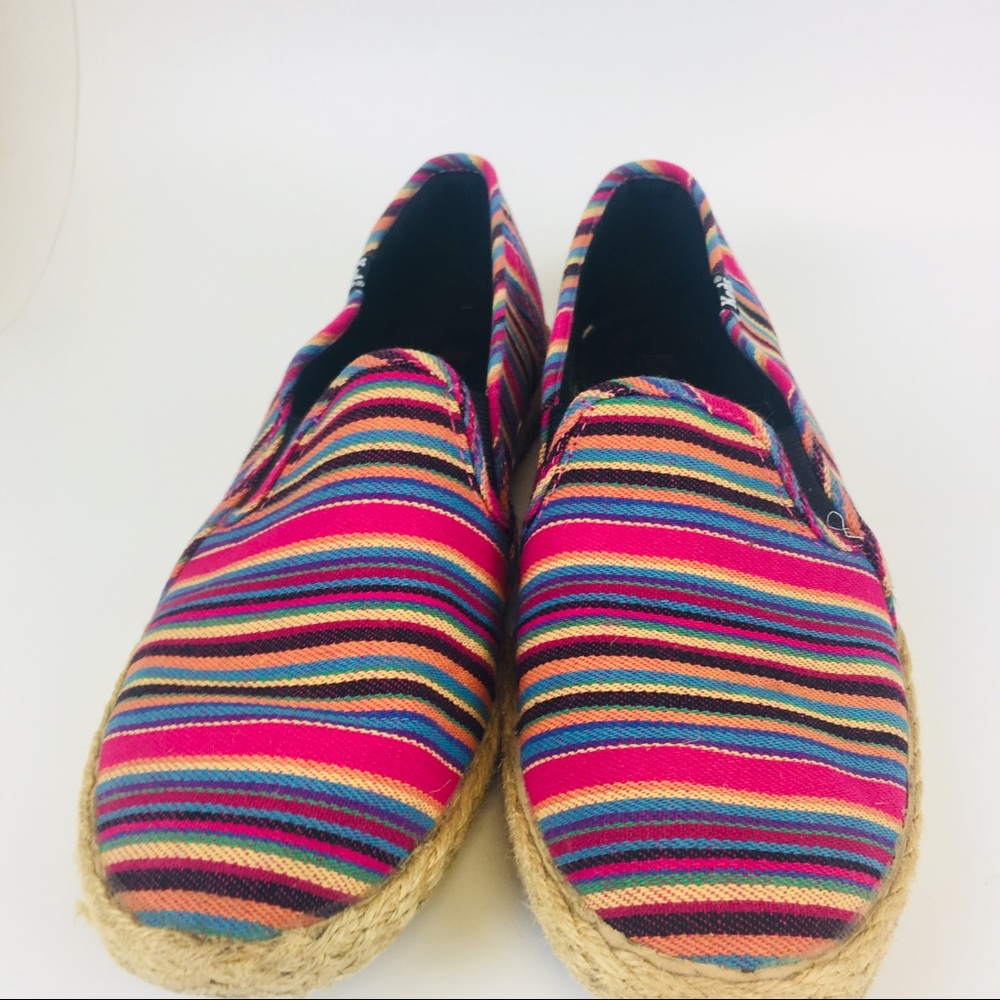 Keds pink rainbow canvas, slip on’s